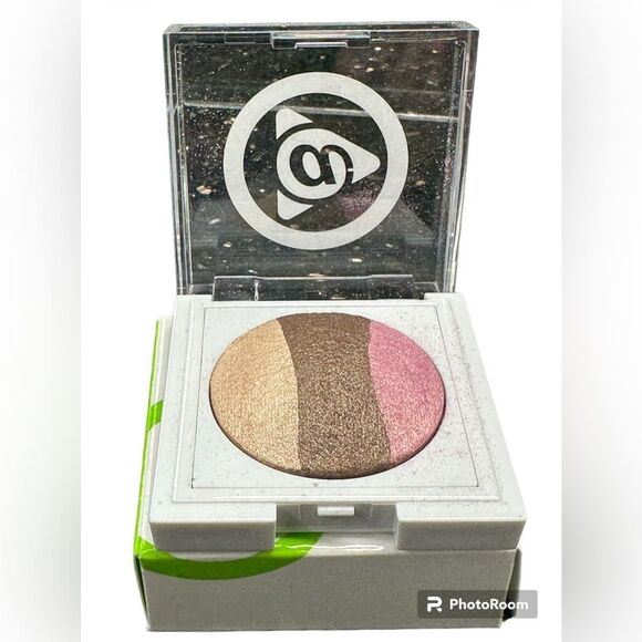 Mary Kay at play color correcting stick & baked eye trio eyeshadow set - Picture 3 of 4